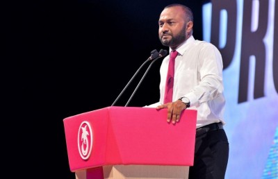 އެއާޕޯޓް ވިއްކާލުމުގައި ރައީސް ނަޝީދު ވަނީ ހިޔާނާތް ވެފައި: ރައީސް