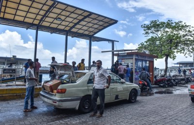 ދަތުރުކުރުމުގެ ފީ: ބްރިޖު ހުޅުވުމާ އެކު މިހާރު ހިނގާ ބަހުސް