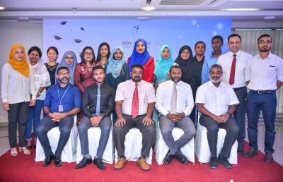 އޭޑީކޭ ހެލްތް ސްކޫލުގެ ފުރަތަމަ ބެޗުން 12 ދަރިވަރަކު ދަސްވެނިވެއްޖެ