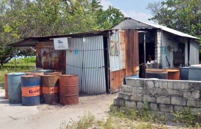 ޗައިނާ އިން ރާއްޖެ އަށް 35 ޖަނަރޭޓަރު ހަދިޔާކޮށްފި