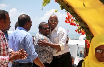ކޮލަމާފުށިން އިބޫ އަށް ރައްޔިތުންގެ ހިމާޔަތާއި ލޯބި
