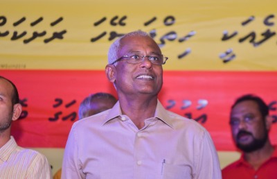 އިބޫގެ ތައުލީމީ ސިޔާސަތު: ލުއި ލޯނާއި ގިނަ ސްކޮލަޝިޕްތައް!