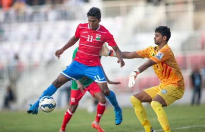 ދާދު: ރާއްޖޭން ބަރޯސާވާން ޖެހޭ ފޯވާޑް