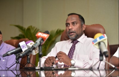 އިމާމުންނާ ހެދި، މިސްކިތްތަކަށް ދާ މީހުންގެ އަދަދު މަދުވަމުން އެބަދޭ: މިނިސްޓަރު