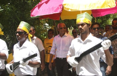 100 ވަނަ ރަށުން އިބޫއަށް ޕެރޭޑެއް!