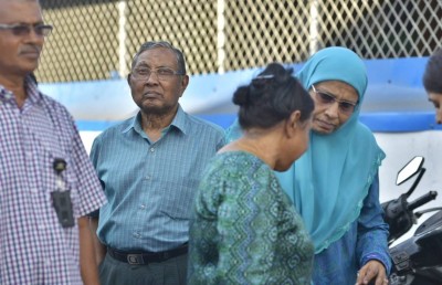 އުމަރު ޒާހިރު އިދިކޮޅު ޕާޓީތަކުގެ ޖަލްސާގައި