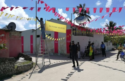 ފުލުހުން ވެސް ކެމްޕޭންގައިތަ؟