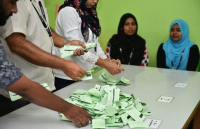 ގުނުމުގެ ކުރިން ވޯޓު ކަރުދާހުގެ ސައްހަކަން ބެލުމާ ދެކޮޅު!
