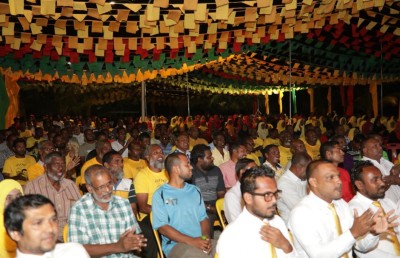 އީޔޫ އަށް ފާޑުކިޔައިގެން ފަރުޖެއްސޭކަށް ނެތް، ޑިކްޓޭޓަރުންނާ ދުނިޔެ ދެކޮޅު: އިބޫ