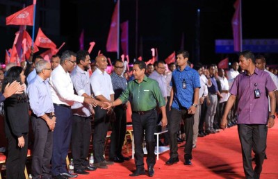 ސަބްމެރިން ކޭބަލެއް ގަނެ، އިންޓަނެޓުގެ އަގު ހެޔޮ ކުރާނަން: ރައީސް ޔާމީން