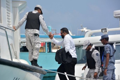 އަދީބު ދެ ފިސްތޯލަ ގެންގުޅުނު ކަމަށް ބުނާ މައްސަލައިގައި މިރޭ ހުކުމްއިއްވަނީ