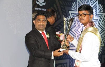 މާފުށީ ސްކޫލުގެ އެންމެ މޮޅު ދަރިވަރަކަށް އަލްތާފު ހޮވައިފި