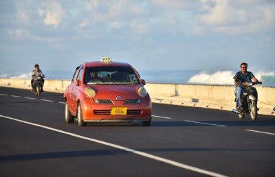 އަގުބޮޑުކޮށް ދަތުރުކުރާ ޓެކްސީތަކުގެ ހުއްދަ ބާތިލްކުރަނީ