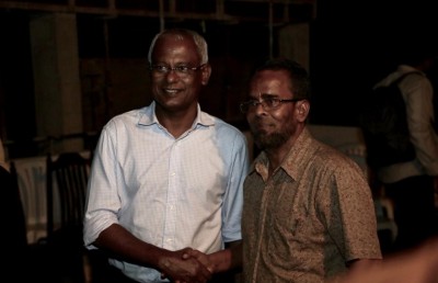 ހުޅުމާލޭ ރެހެންދި ސްކޫލްގެ ގިނަ އަދަދެއްގެ ޓީޗަރުންނާއި މުވައްޒަފުންގެ ތާއީދު އިބޫއަށް