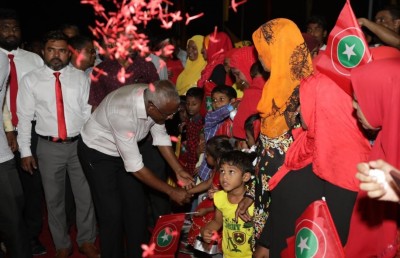 ވައްޑެ، ރައީސް ޔާމީނަށް: ތިޔަ ސޫރަ ބަލާކަށް ބޭނުމެއް ނޫން
