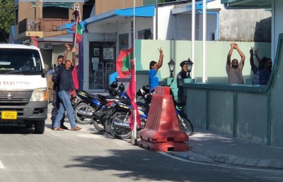 ކޮލަމާފުށީގެ އެމްޑީޕީ ސަޕޯޓަރުންގެ ބަންދުގެ މުއްދަތު އިތުރުކޮށްފި
