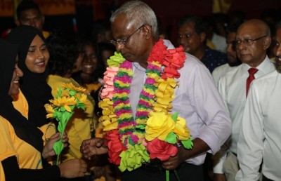 އިބޫ އަށް ނައިފަރުން: ތިއީ ހަމަ "ރަންގަނޑެއް"