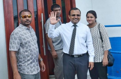 ރިޔާޒް މިނިވަން ނުކުރިއަސް އަނިޔާއަށް ބޮލެއް ނުލަނބާނެ: އާއިލާ