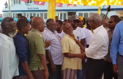 އިބޫގެ އުފަން ރަށުން ލޯތްބާއި ކުލުނުގެ އެއް ގަޑިއިރު