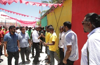 އިބޫގެ ސޮއި ބޭނުންވެފައި ތިބި އެތައް ބައެއް!
