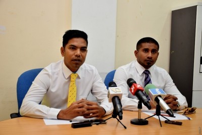 ގްރޫޕް މާރާމާރީތަކުގެ ޒިންމާ ހޯމް މިނިސްޓަރު ނަންގަވަން ޖެހޭނެ ކަމަށް އިދިކޮޅު އިއްތިހާދުން ބުނެފި