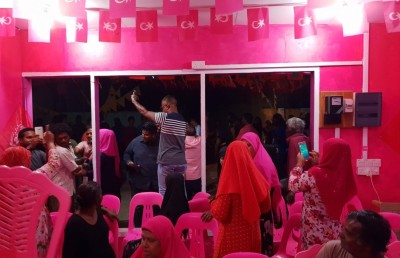 ޕީޕީއެމުން އުކުޅަހުގައި ބޭއްވި ޖަލްސާއަށް އެމްޑީޕީގެ ބަޔަކު ހުރަސް އަޅައިފި: ޚަލީލް