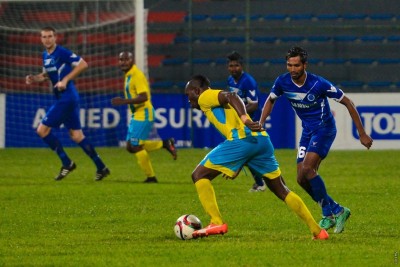 ޒުވާން ކުޅުންތެރިންނާއެކު ނުކުތް ނިއުއާ ކުރިމަތިލައި ވެލެންސިއާއިން ޕޮއިންޓެއް ހޯދައިފި