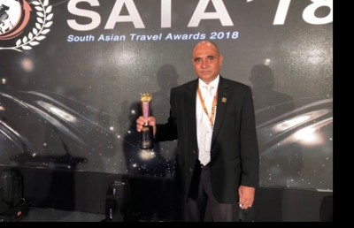 ސަޓާ އެވޯޑުގެ ލީޑިން އެއާޕޯޓު ލައުންޖްގެ އެވޯޑު ވީއައިއޭގެ ލީލި ލައުންޖަށް