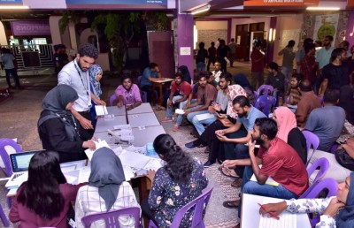 ޗާޕްކުރީ 264,756 ވޯޓު ކަރުދާސް: އިލެކްޝަންސް