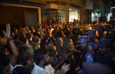 ސިޔާސީ އިދިކޮޅު ބޭފުޅުން މިނިވަންކުރުން: މަހްލޫފް ވެސް ދޫކޮށްލައިފި