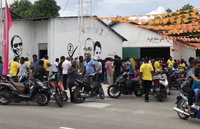 ވިލިނގިލިން ދެއްކީ މައުމޫނާއި ސައުދަށް އޮތް ލޯބި