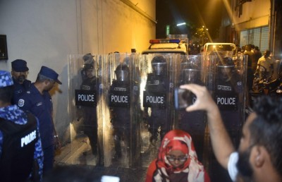 ސިޔާސީ އިދިކޮޅު ބޭފުޅުން މިނިވަންކުރުން: މަހްލޫފް ވެސް ދޫކޮށްލައިފި