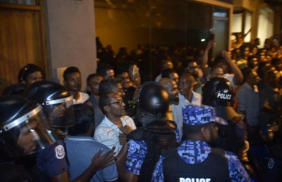 ސިޔާސީ އިދިކޮޅު ބޭފުޅުން މިނިވަންކުރުން: މަހްލޫފް ވެސް ދޫކޮށްލައިފި