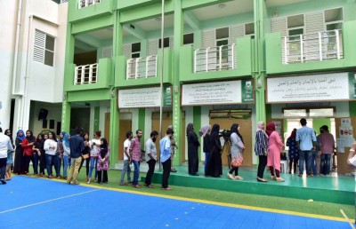 ވޯޓުލާ މަރުކަޒަށް ފޯނު ވެއްދުމުގެ ފުރުސަތު އޮބްޒާވަރުންނަށް ދޭން ވިމެން އެންޑް ޑިމޮކްރަސީން އެދެފި