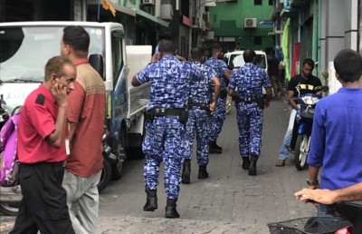 އިބޫގެ ކެމްޕެއިން އޮފީހަށް ފުލުހުން ވަނީ ރިޝްވަތަށް ތުހުމަތުކޮށް!