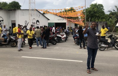 ވިލިނގިލިން ދެއްކީ މައުމޫނާއި ސައުދަށް އޮތް ލޯބި
