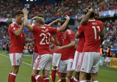 ނޮދަން އަޔަލެންޑް އަތުން ބައިކޮޅަށް ވަން ލަނޑުން ވޭލްސް ކުއާޓާ އަށް