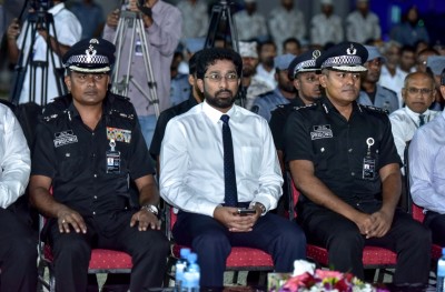 މައުމޫން ގެއަށް ބަދަލުކުރުމަށް ހުރަސްއަޅާތީ، ކަރެކްޝަނަލް ސާވިސްގެ ވެރިޔާގެ މައްސަލަ ފުލުހަށް