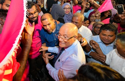ކުރީގެ ރައީސް މައުމޫން، ކަފާލާތުގެ ދަށުން މިނިވަންކޮށްފި