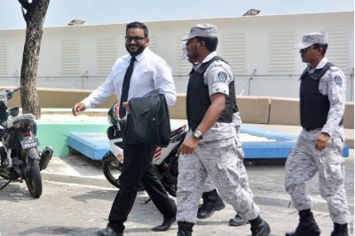 ގަލްފް ކްރާފްޓު ލޯންޗުގައި ރޯކޮށްލި ކަމުގެ ތުހުމަތުގައި އަދީބާ ސުވާލުކޮށްފި