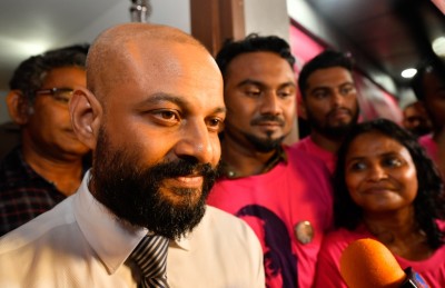 ބޭއިންސާފުން ޖަލުގައި ހުރުމަކީ ކޮށްދެވުނު ޚިދުމަތެއް: ފާރިސް