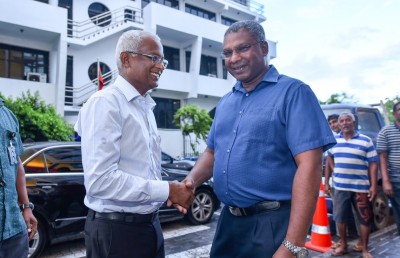 ކަސްޓަމްސްގެ މުވައްޒަފުންނާ ދޭތެރޭ ތަފާތު ކުރުމެއް ނޯންނާނެ: އިބޫ