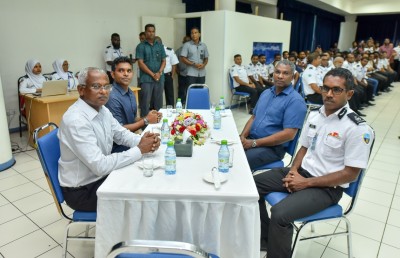 ކަސްޓަމްސްގެ މުވައްޒަފުންނާ ދޭތެރޭ ތަފާތު ކުރުމެއް ނޯންނާނެ: އިބޫ