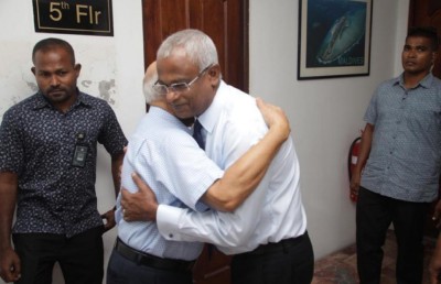 ރައީސް ޔާމީނާ އެކު ގާނޫނާ ޚިލާފު "ޑީލަކަށް" ނުދާނަން: އިބޫ