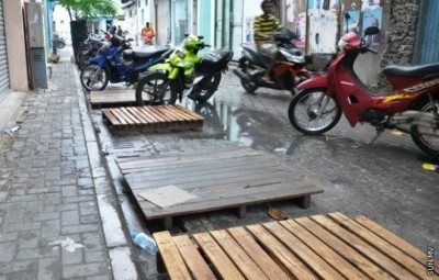 ޓުރެފިކް ޝަކުވާ އެސްއެމްއެސްއަށް ބޮޑު ތަރުހީބެއް، އެންމެ ގިނައީ ޕާކިންގެ ޝަކުވާ: ފުލުހުން