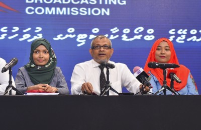 ގިނަ ޓީވީތަކުން ހަމަހަމަކޮށް އިންތިހާބު ކަވަރު ނުކުރާ ކަމަށް ބްރޯޑްކޮމް އިން ބުނެފި