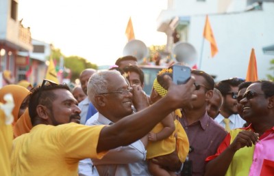 އަތޮޅުތެރޭ ރައީސެއް: ތަފާތުކުރުން މާޒީއަށް!