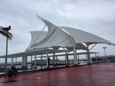 ގަދަ ވަޔާ އެކު އިއްޒުއްދީން ފާލަމުގެ ސަތަރިއެއް އެއްލާލައިފި