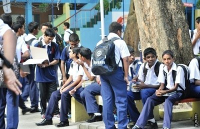 ސުކޫލުތައް ފެށޭ ގަޑި އާއި ނިމޭ ގަޑިތަކުގައި ހަތަރު ފުރޮޅުލީ އުޅަނދުތައް ދެން ނުވަދެވޭނެ: އެޑިއުކޭޝަން