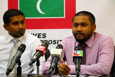 ސަރުކާރާއި ދެކޮޅަށް ޕީޕީއެމްގެ ބައެއް ފަރާތްތަކުންވެސް އެއް ބާރުލުންދޭ: އެމްޔޫއޯ